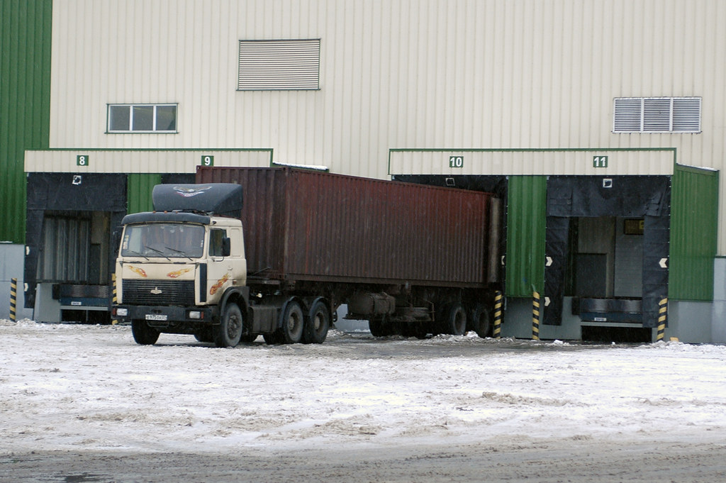 снег